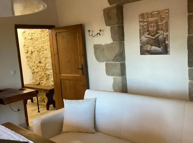 La Pecora E L Agnello לינה וארוחת בוקר 3*