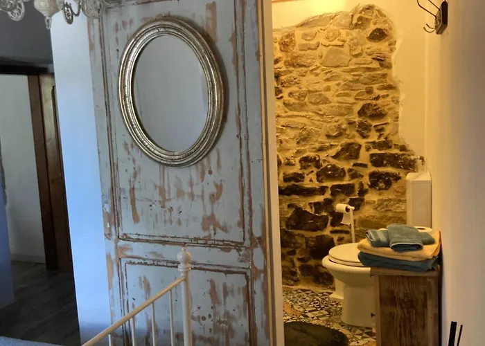 Alojamento de Acomodação e Pequeno-almoço La Pecora E L Agnello 3*